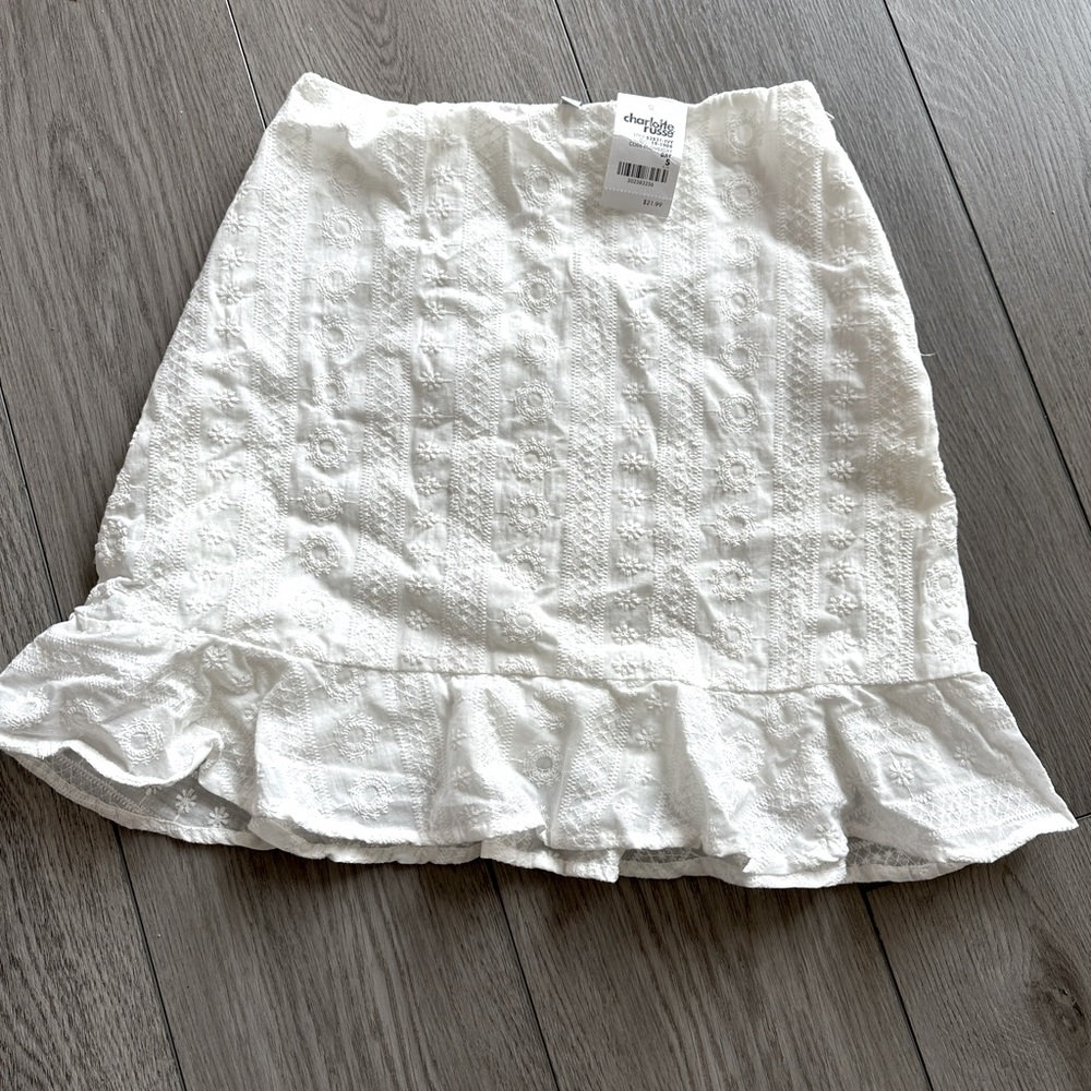 CHARLOTTE RUSSE FLIPPY EYELET SKIRT
